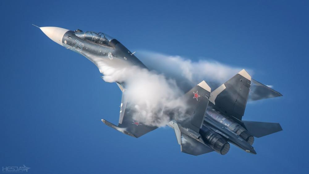 Su-35 Fighter Jet in Action wallpaper