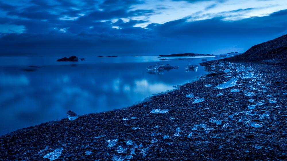 Icy Blue Twilight at the Serene Shoreline wallpaper