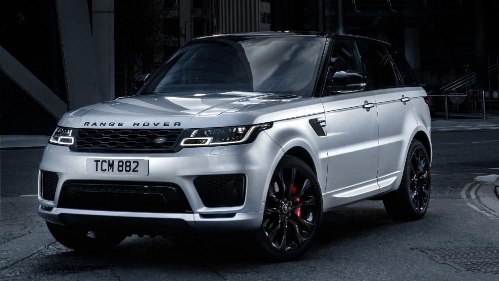 Sleek Silver Range Rover Sport on Urban Streets wallpaper