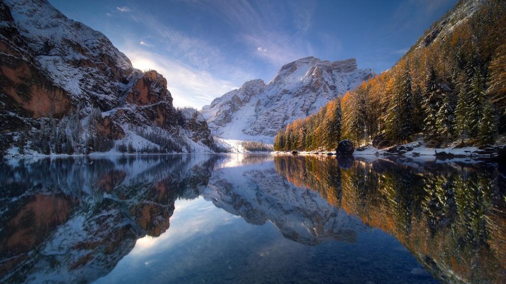 Serene Reflections of a Mountain Lake wallpaper