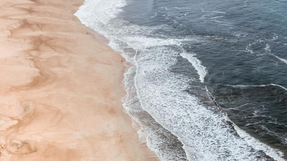 Serene Coastal Landscape with Gentle Waves wallpaper