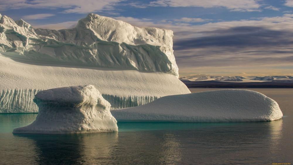 Frozen Serenity in Icy Landscapes wallpaper
