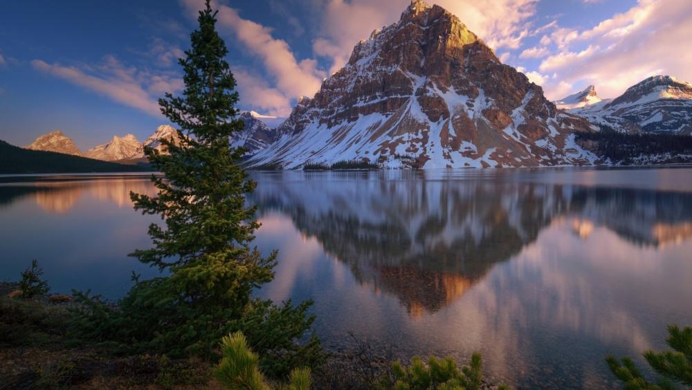 Majestic Mountain Reflection at Dawn wallpaper