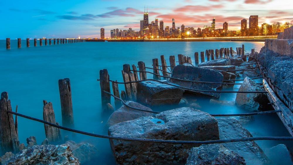 Tranquil Lakeside Cityscape at Dusk wallpaper