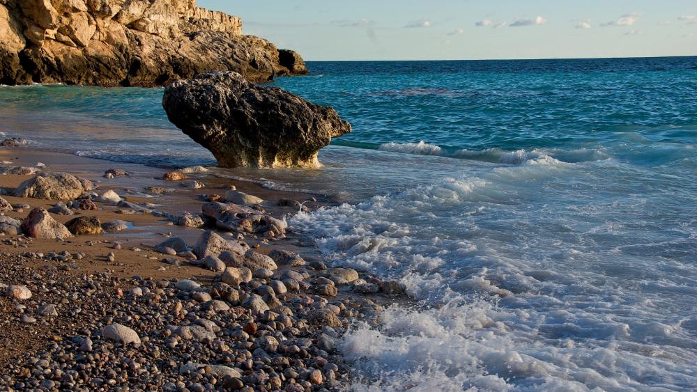 Serene Coastal Landscape with Gentle Waves wallpaper