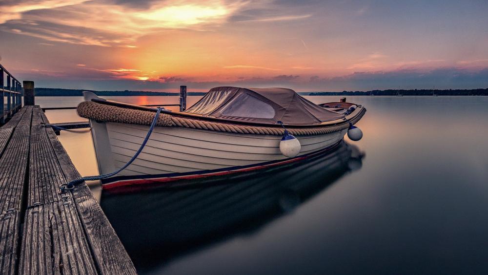 Serenity at Sunset on Tranquil Waters wallpaper