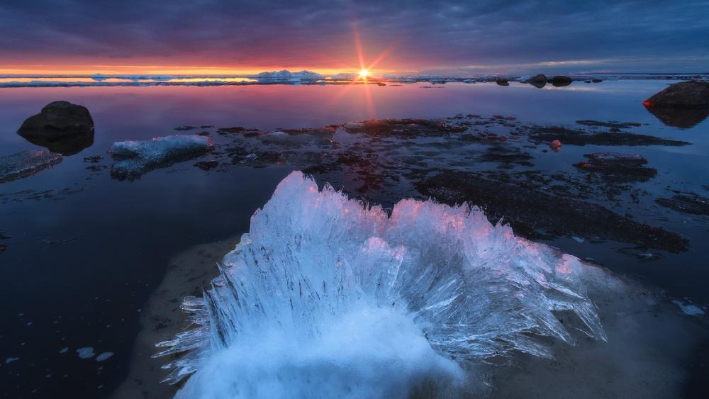 Frozen Serenity at Dusk wallpaper