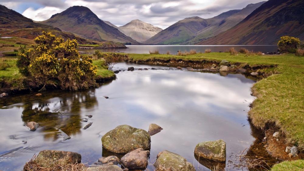 Tranquil Reflections in Nature's Embrace wallpaper