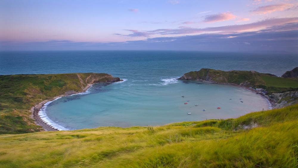 Serene Coastal View at Dawn wallpaper