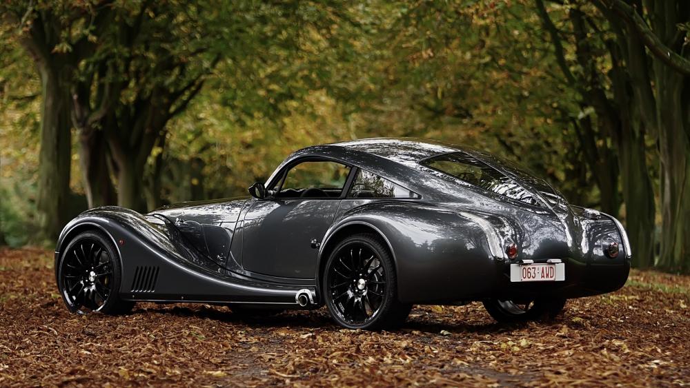 Sleek Elegance of a Classic Sports Car wallpaper