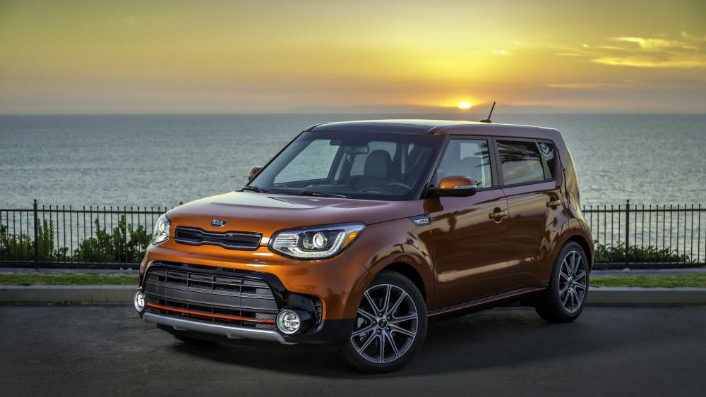 Vibrant Sunset Drive with Kia Soul wallpaper