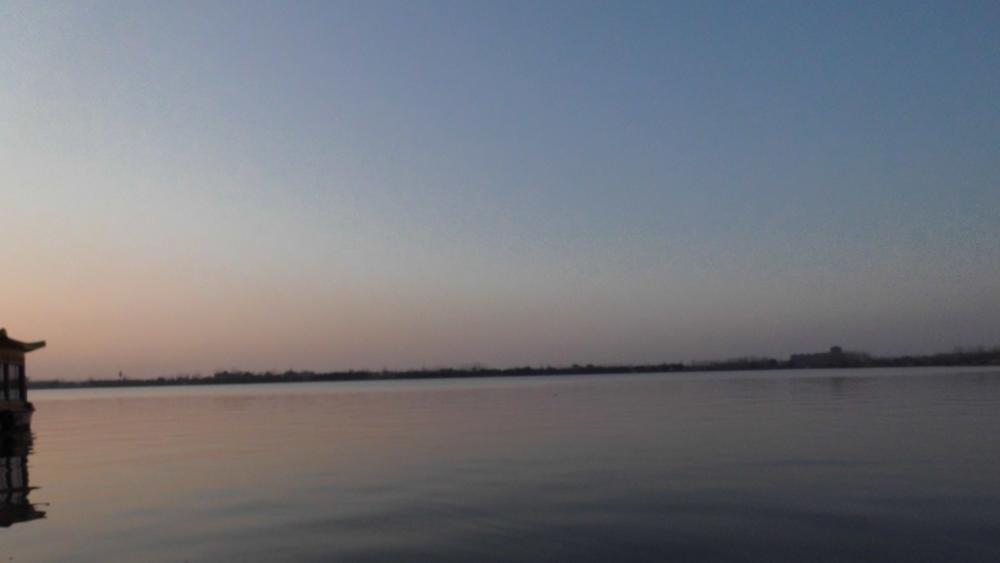 The sky and water wallpaper