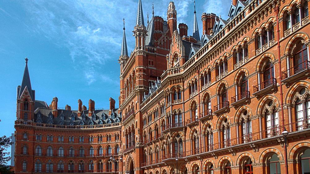 St Pancras Renaissance Hotel in London, UK wallpaper