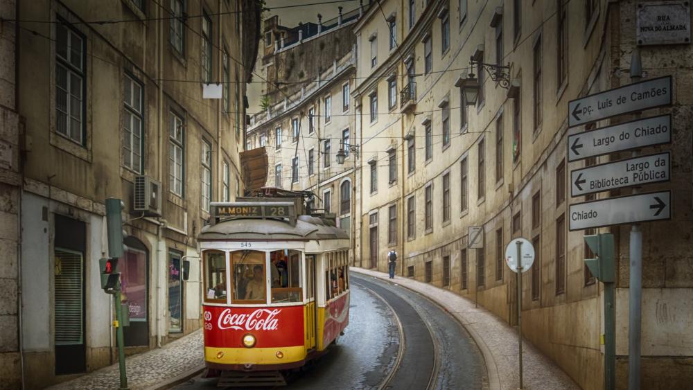 Tram in Lisbon wallpaper