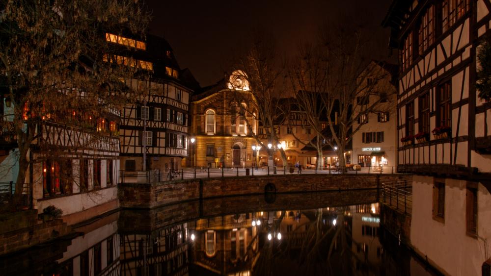 Strasbourg by night wallpaper