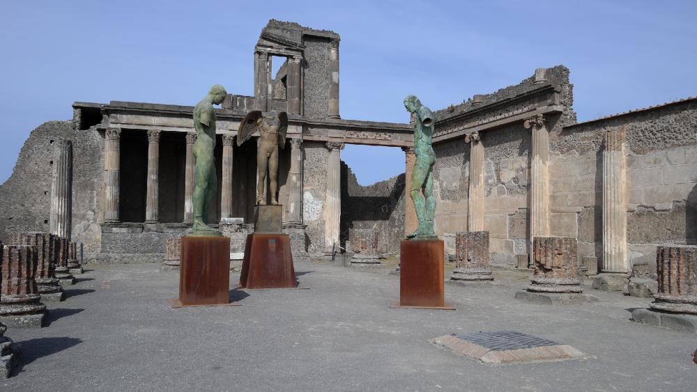 Forum at Pompeii wallpaper
