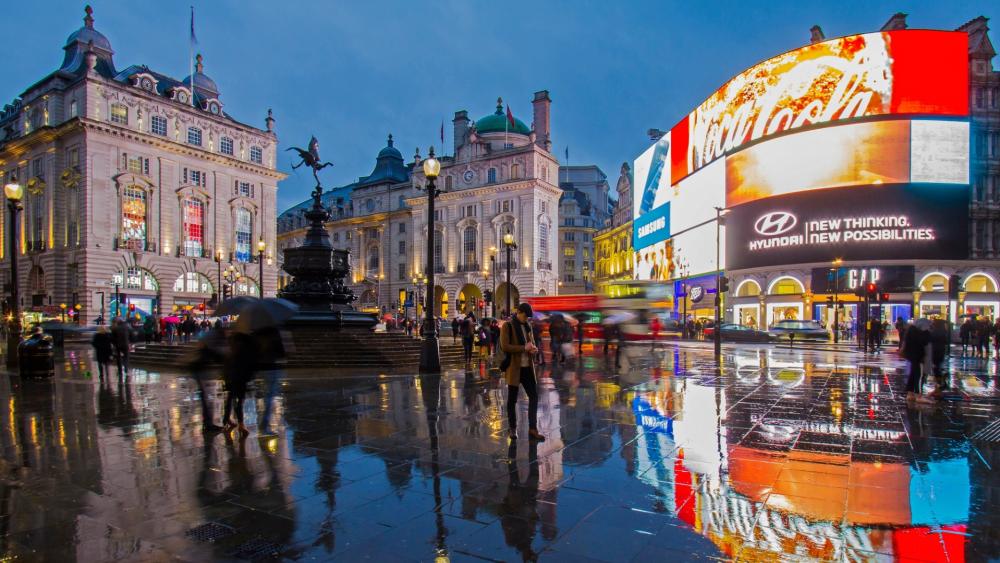 Piccadilly Circus wallpaper