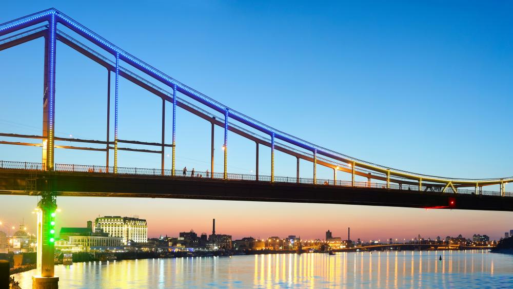 Pedestrian bridge over the Dnieper river wallpaper