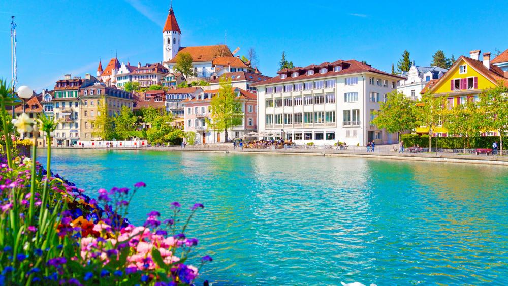 Swiss Resort Town by the Aare River wallpaper