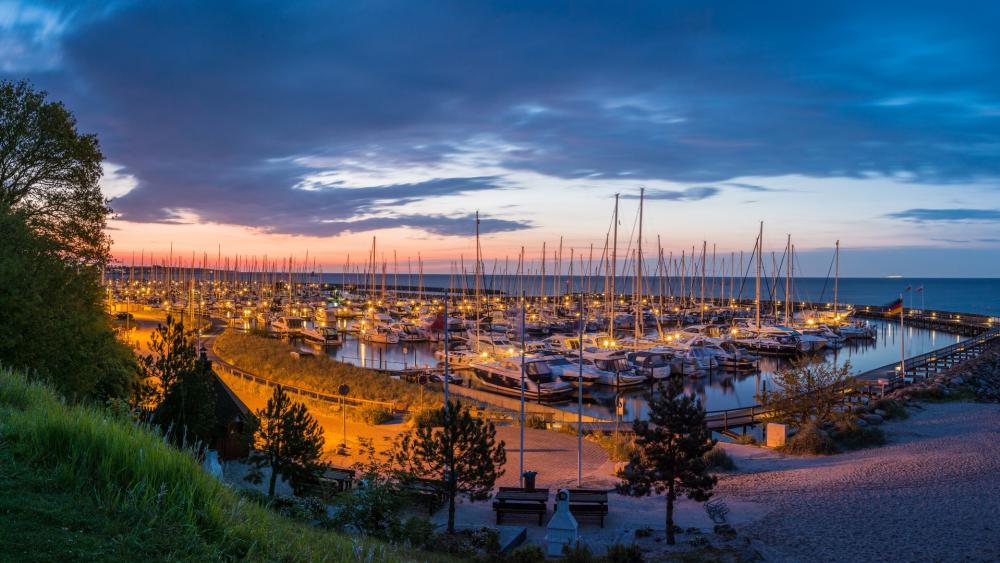 Serene Evening at the Marina wallpaper