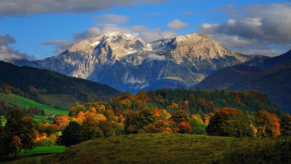 Majestic Mountains in Autumn Glow wallpaper