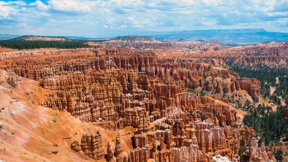 Majestic Bryce Canyon Landscape wallpaper