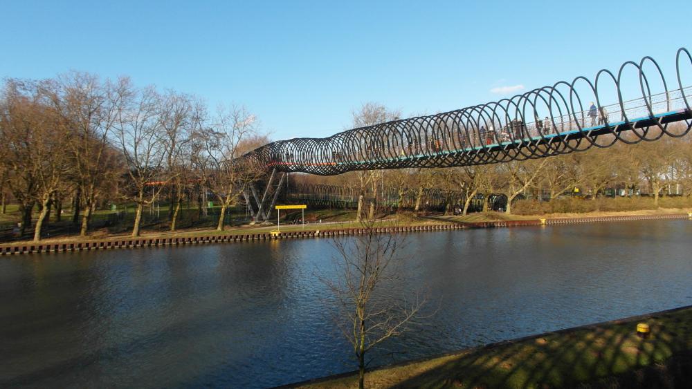 Pedestrian bridge in the Kaisergarten wallpaper