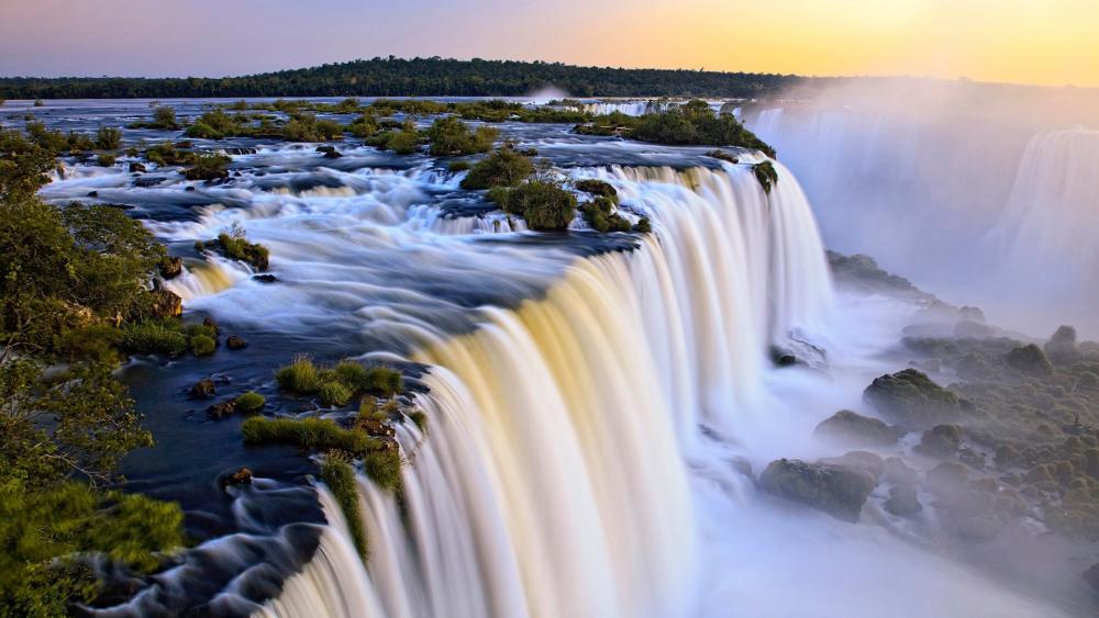 Majestic Waterfalls at Dusk wallpaper
