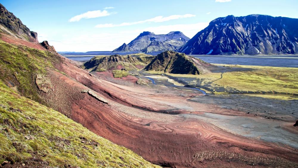 Vibrant Landscape of Iceland's Unique Terrain wallpaper