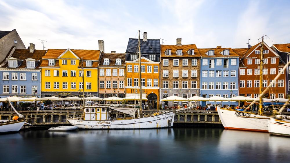 Charming Waterfront in Colorful Cityscape wallpaper