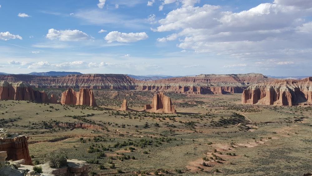 Cathedral Valley Corral, Capitol Reef National Park wallpaper