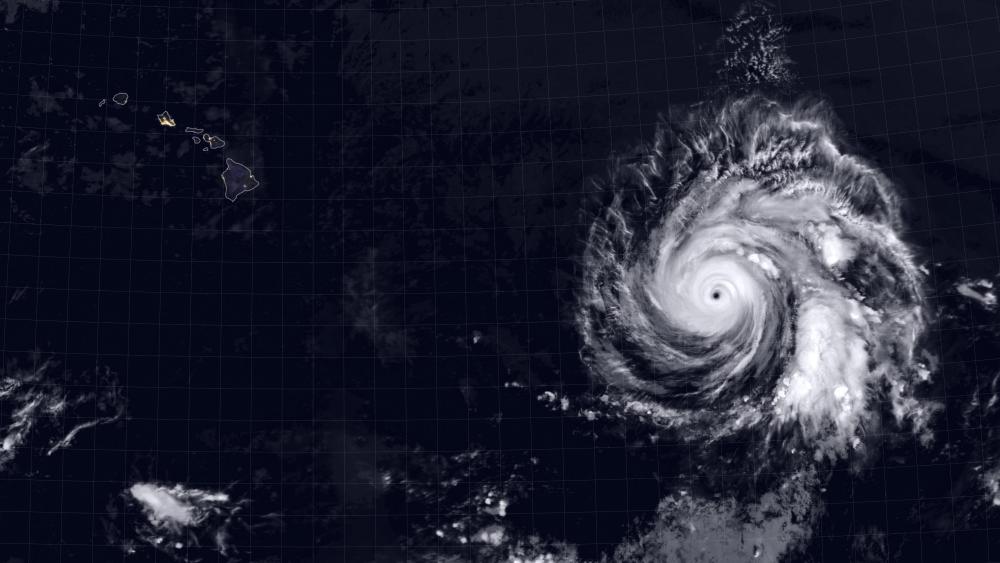 Hurricane Douglas Heads Toward Hawaii wallpaper