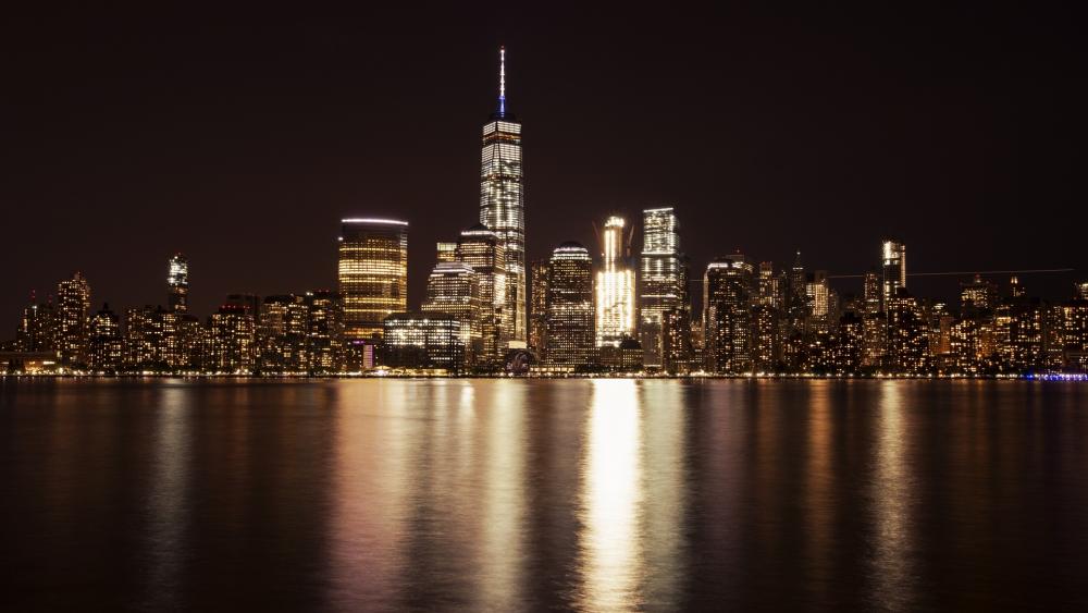 One World Trade Center and East River wallpaper
