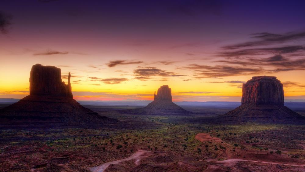 West and East Mitten Buttes, Monument Valley wallpaper