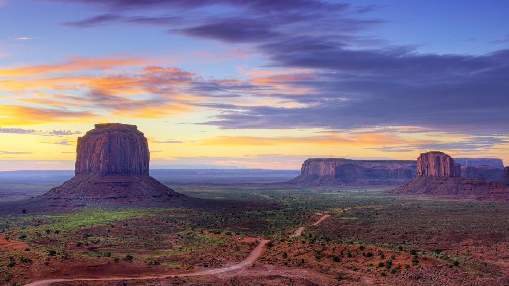Butte in the Monument Valley wallpaper