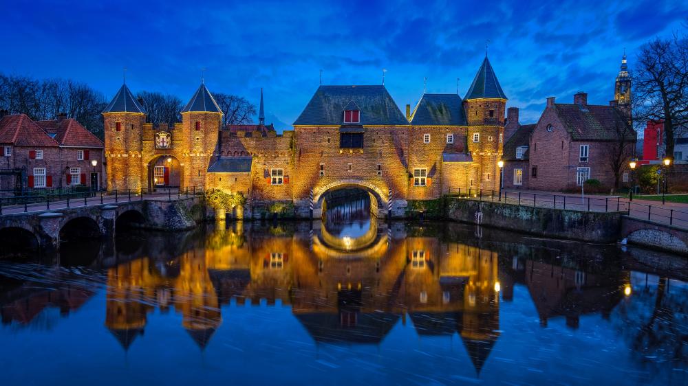 Koppelpoort water gate canal reflection wallpaper