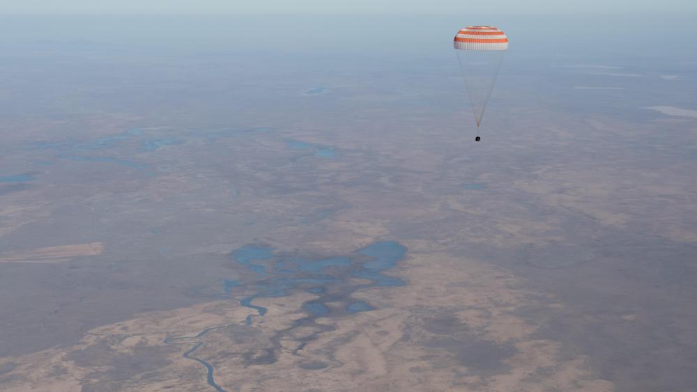 Expedition 50 On Board Soyuz MS-02 wallpaper