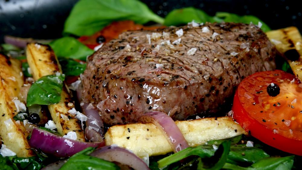 Steak on salad wallpaper
