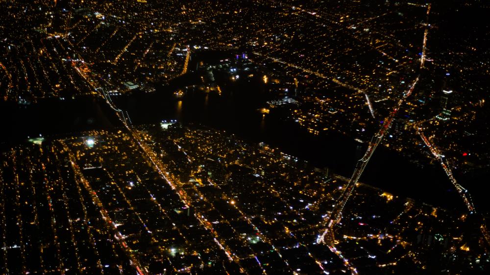 Aerial View of the Brooklyn, Manhattan & Williamsburg Bridges at Night wallpaper