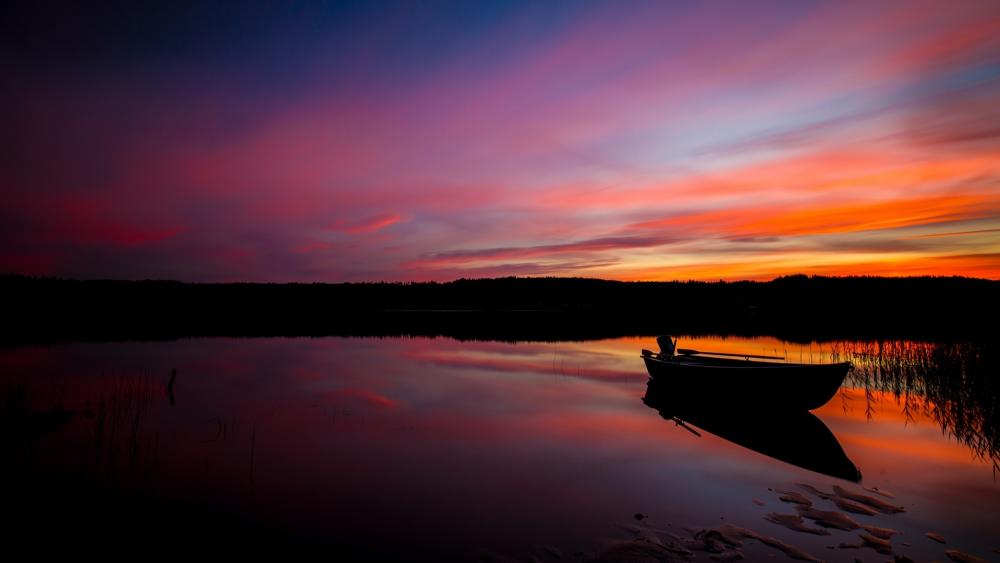 Serene Sunset on the Lake wallpaper