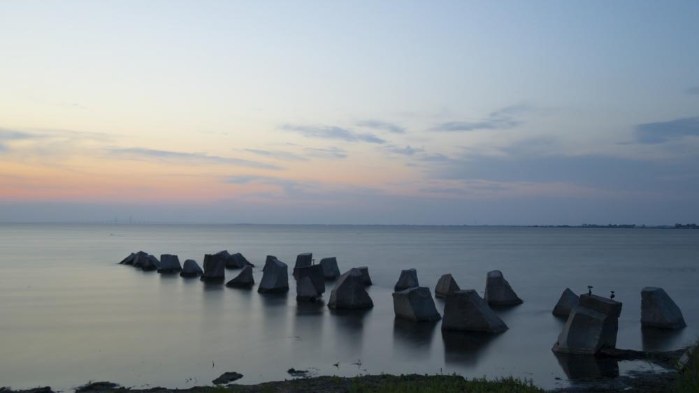 Calm Evening by the Water's Edge wallpaper