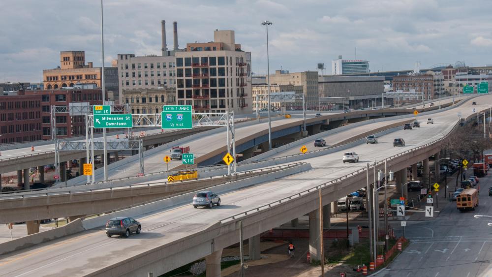 Elevated Highway in Milwaukee wallpaper