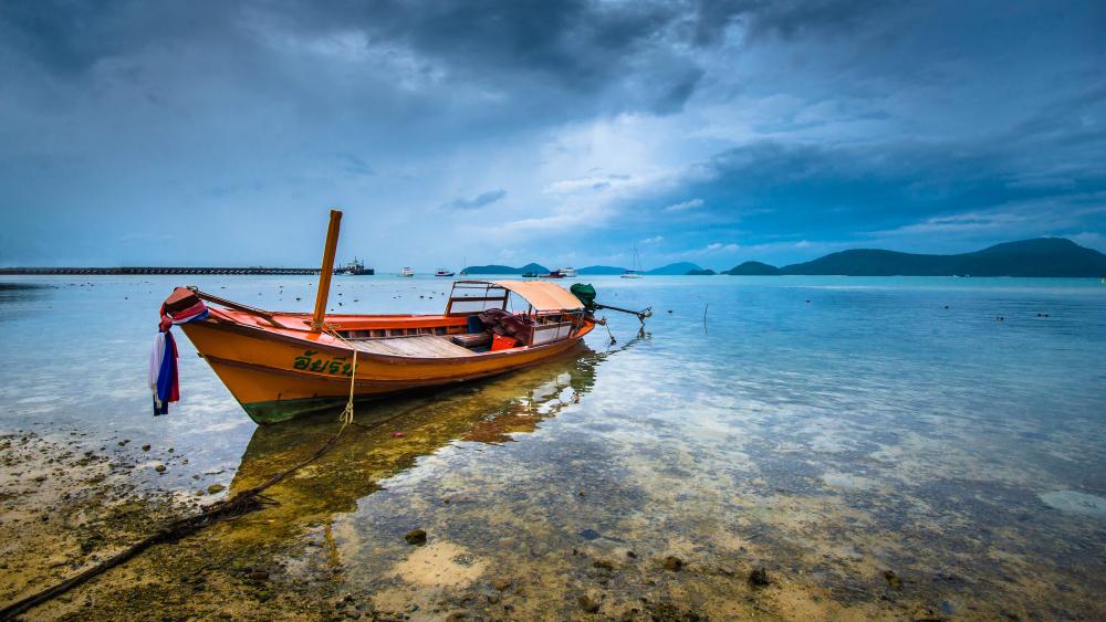 Boat on Railay Beach, Thailand wallpaper
