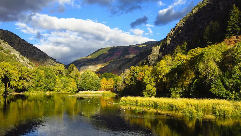 Serene Mountain Reflections in Nature's Embrace wallpaper