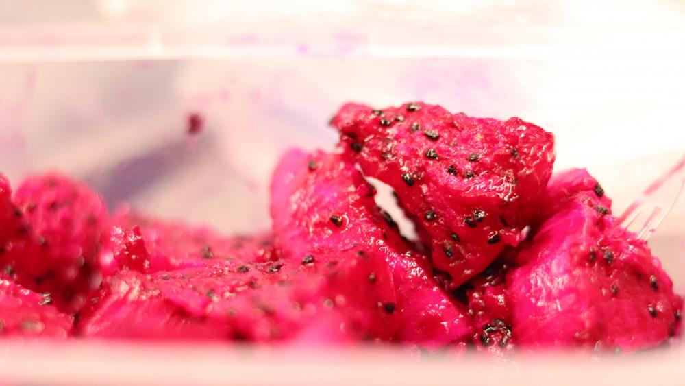 The red dragon fruit is the sweetest wallpaper
