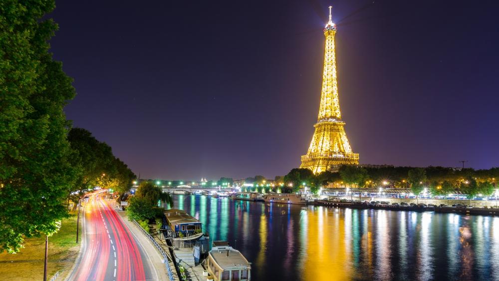 Seine and Eiffel Tower wallpaper