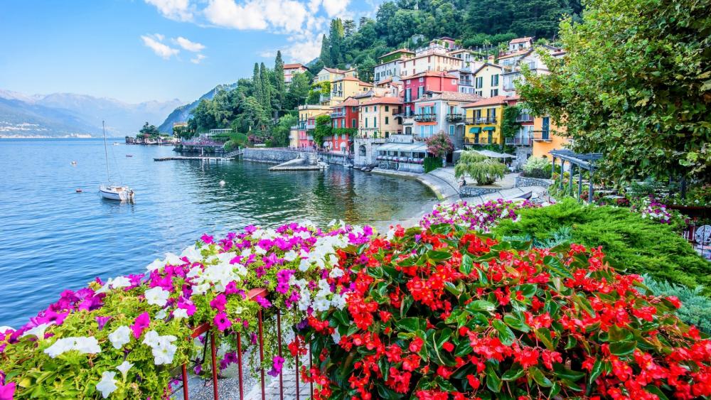 Lake Como wallpaper