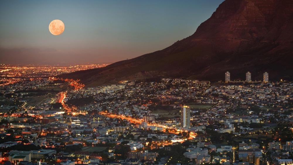 Full moon over Cape Town wallpaper