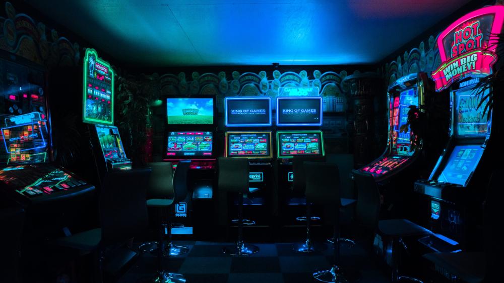 Gaming room with arcade machines wallpaper