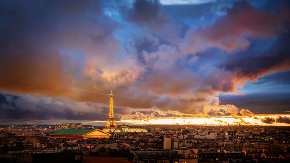 Clouds above Paris wallpaper